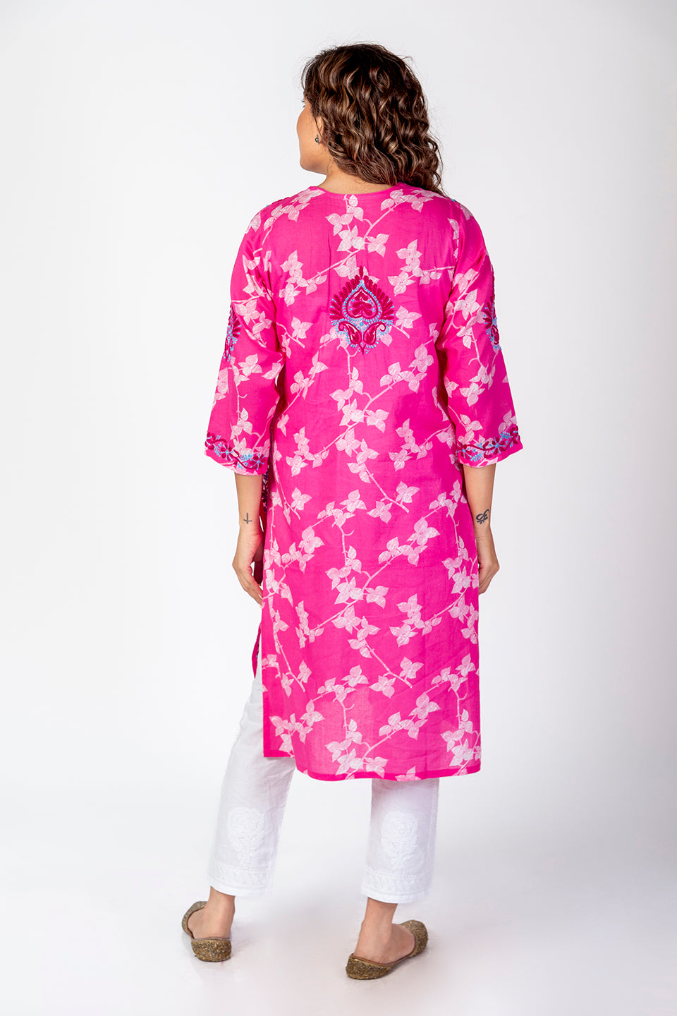 Skin Friendly Mul Mul Chikankari Kurti Nice Dark Pink Colour Lucknow Chikan Emporium.