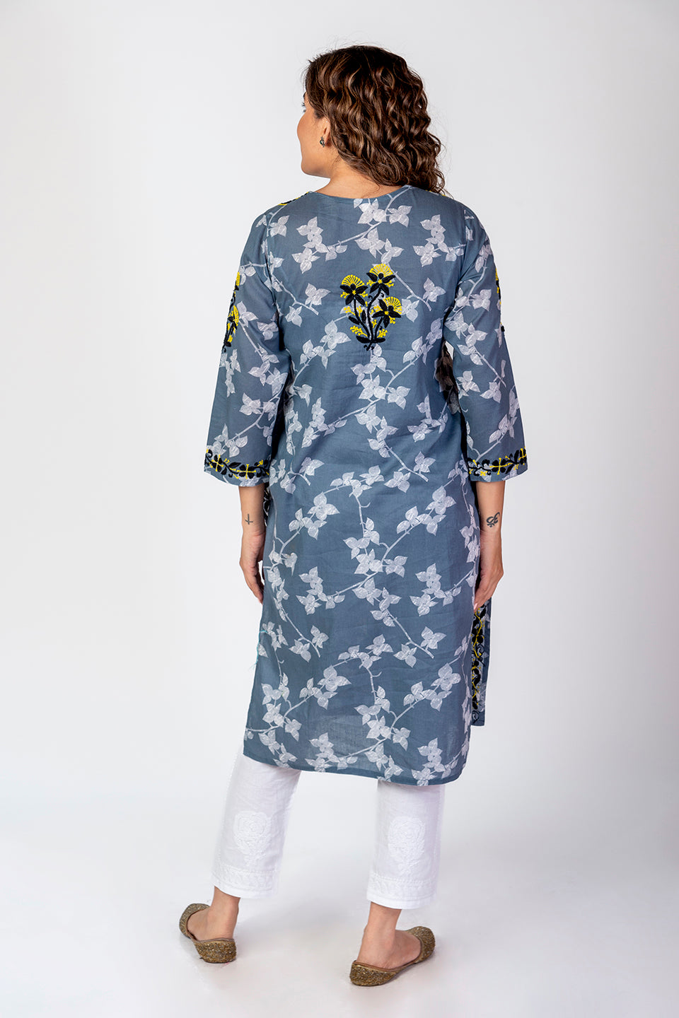 Skin Friendly Mul Mul Chikankari Kurti Nice Grey Colour Lucknow Chikan Emporium.