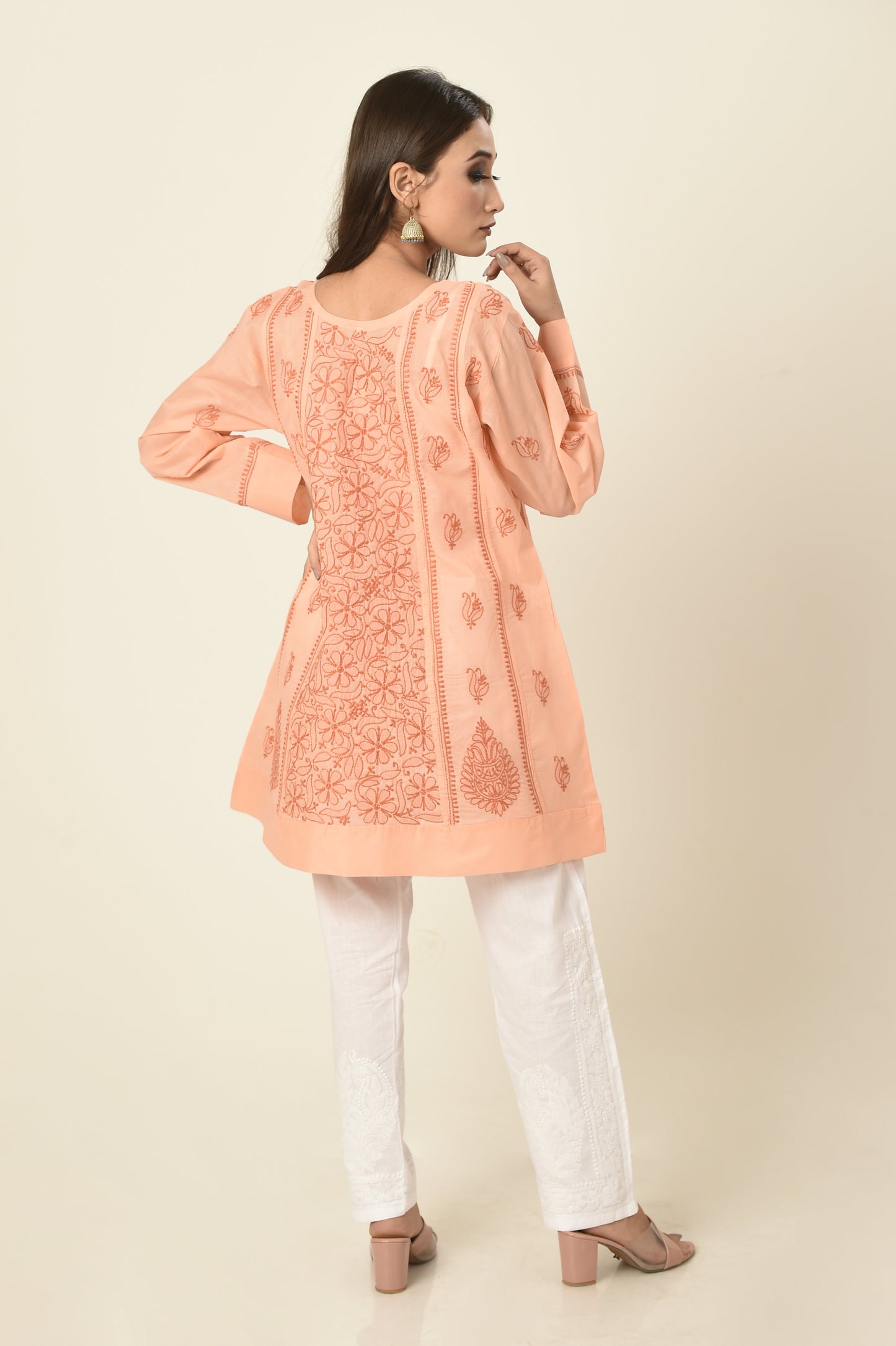 lucknow-chikan-emporium-hand-chikankari-kurti-nice-peach