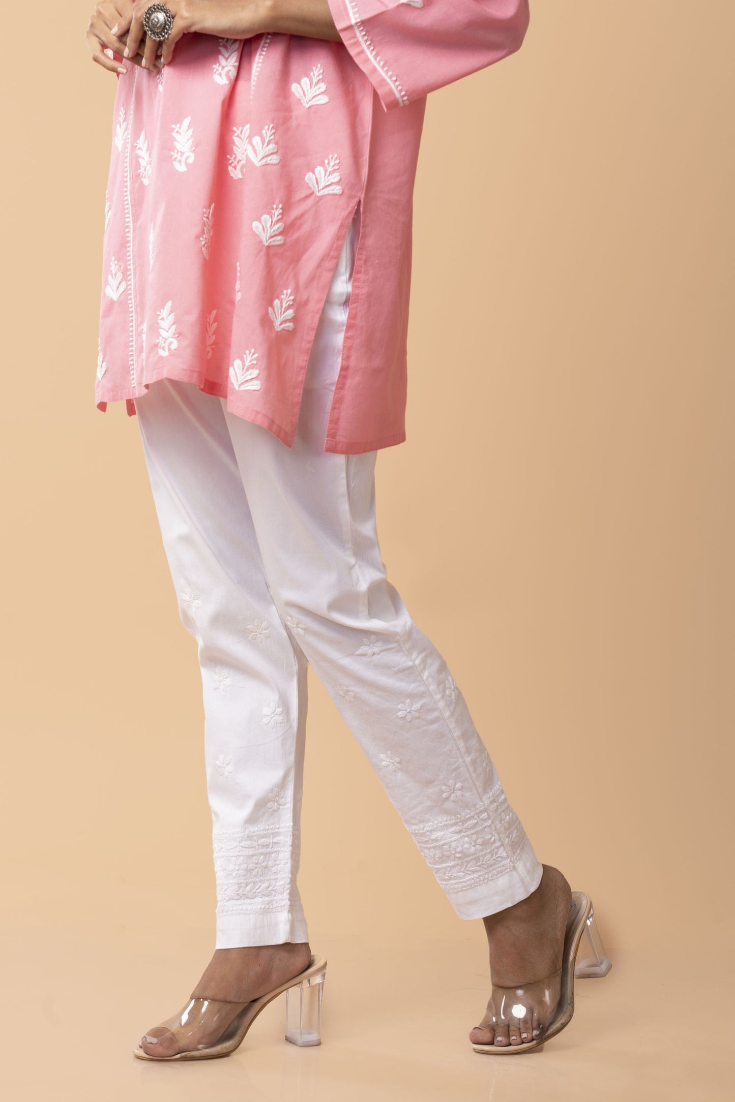 Lucknow Chikan Emporium Hand Chikankari Skin freindly soft cotton short kurti Nice pink Colour.