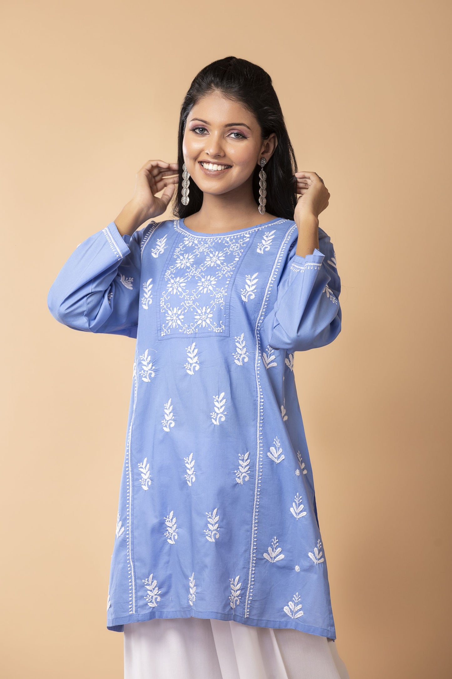 Lucknow Chikan Emporium Hand Chikankari Skin freindly soft cotton short kurti Nice Blue Colour.