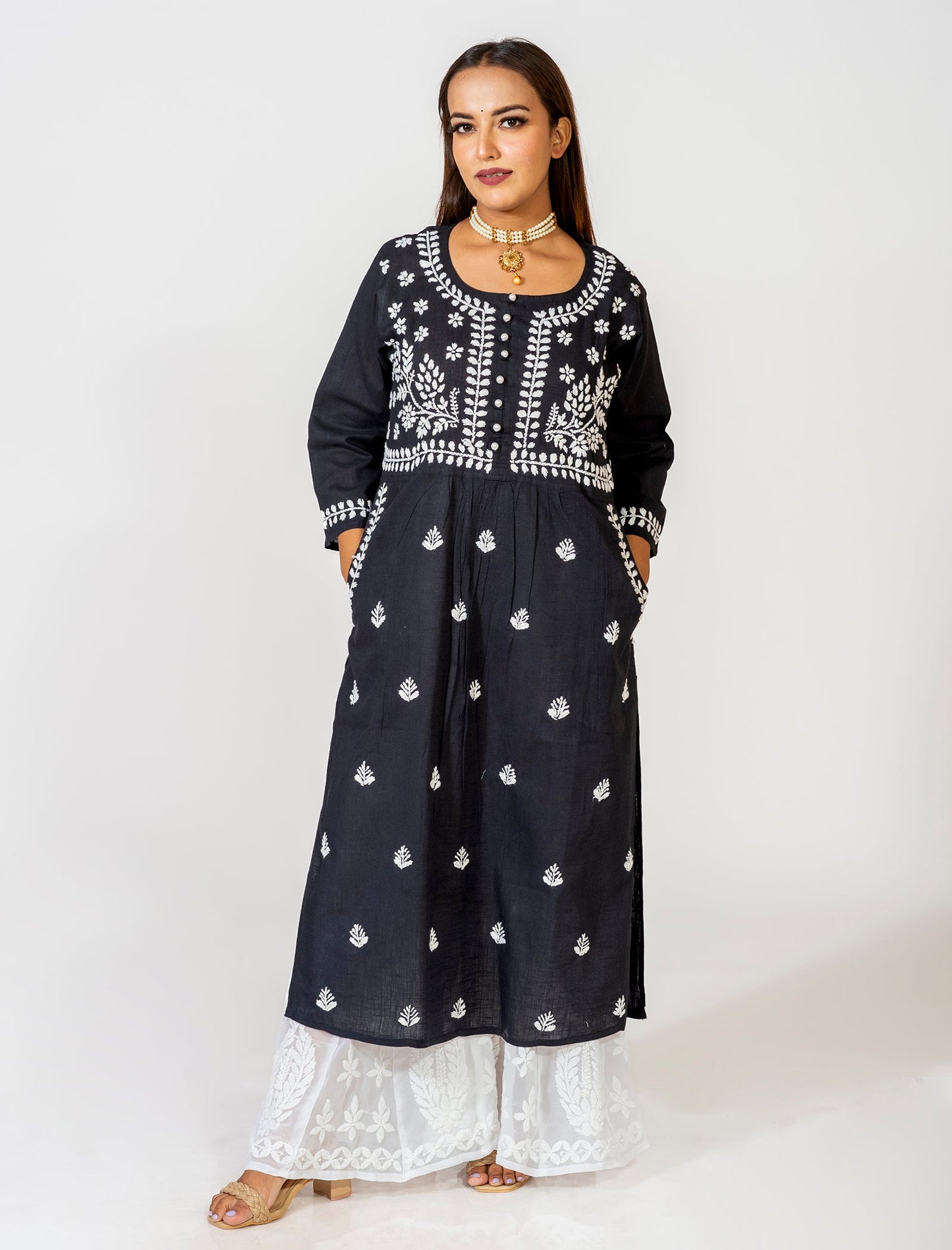 Lucknow Chikan Emporium Hand Embroided Skin Friendly Cotton Chikankari Kurti Black.