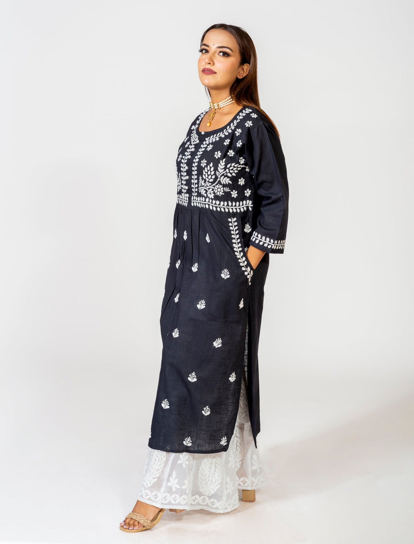 Lucknow Chikan Emporium Hand Embroided Skin Friendly Cotton Chikankari Kurti Black.