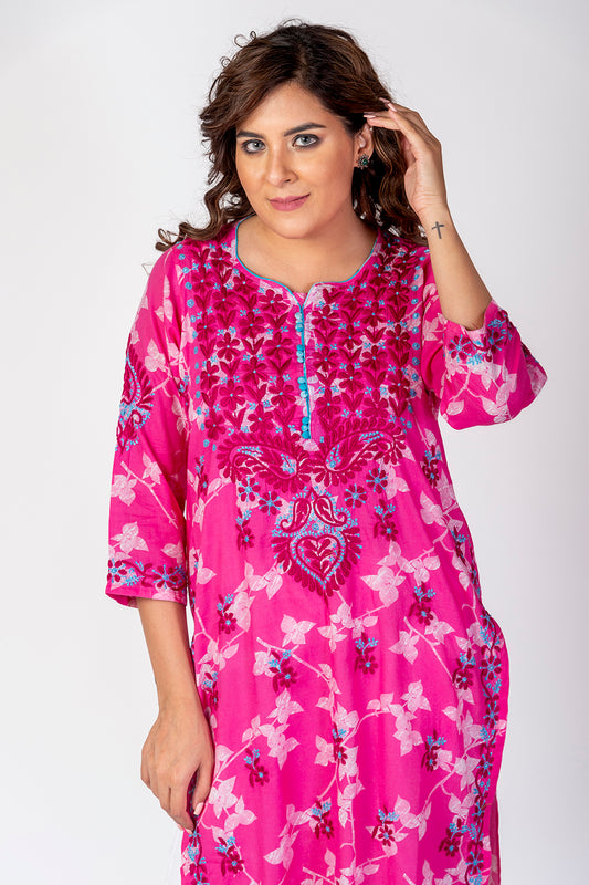 Skin Friendly Mul Mul Chikankari Kurti Nice Dark Pink Colour Lucknow Chikan Emporium.