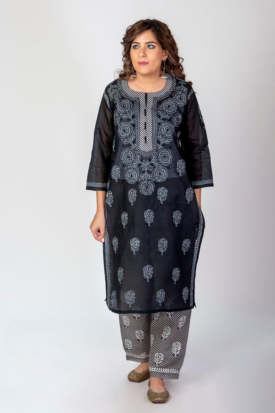 Soft Skin Friendly Cotton Nice Black Colour Laheria(Stripes) Print Palazzo With Plain Kurta Set Hand Chikankari Lucknow Chikan Emporium