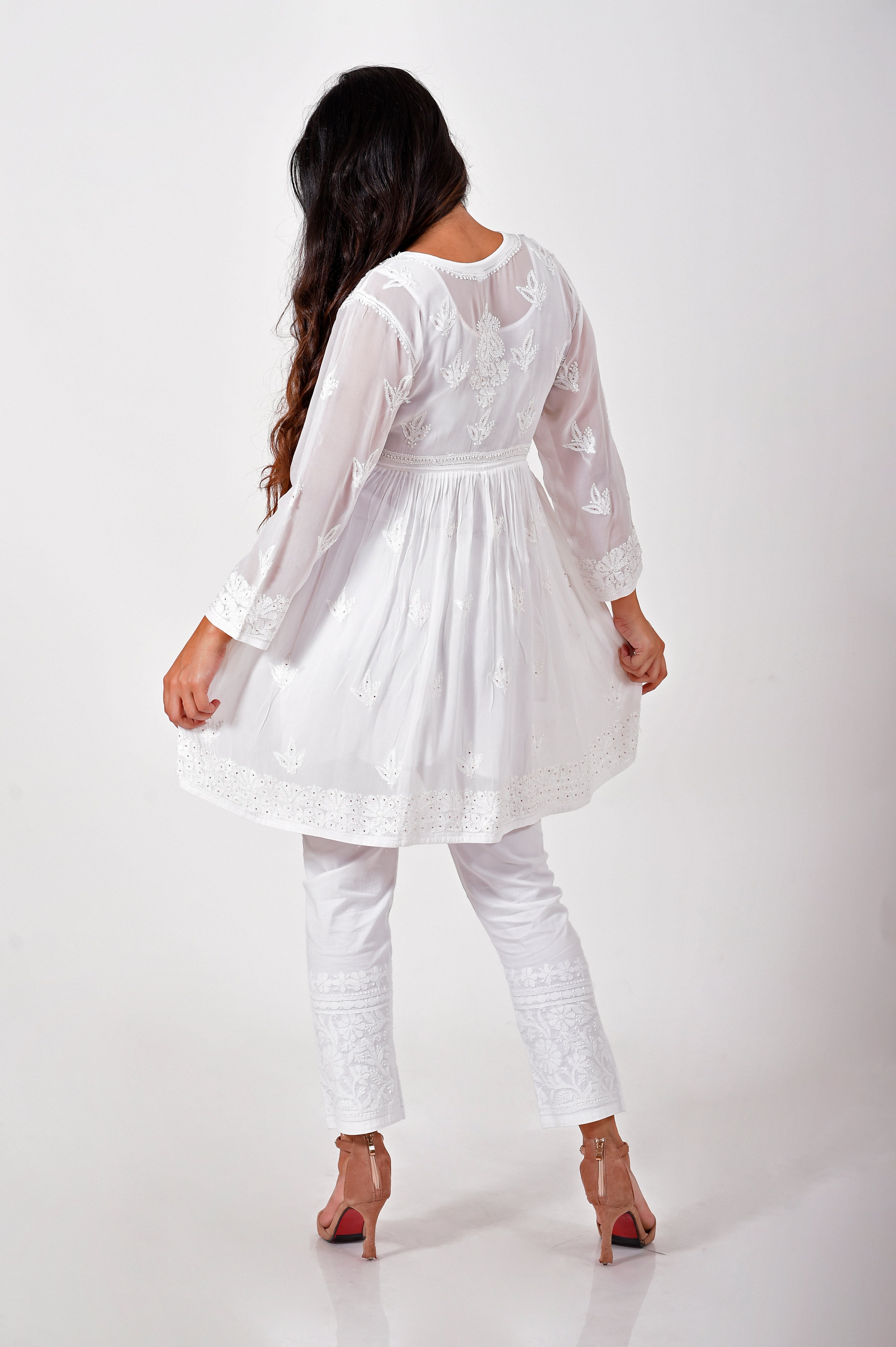 White hot sale short kurtis