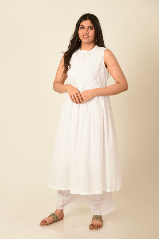 White Hand embroided skin friendly soft cotton Chikankari Kurti Lucknow Chikan Emporium.