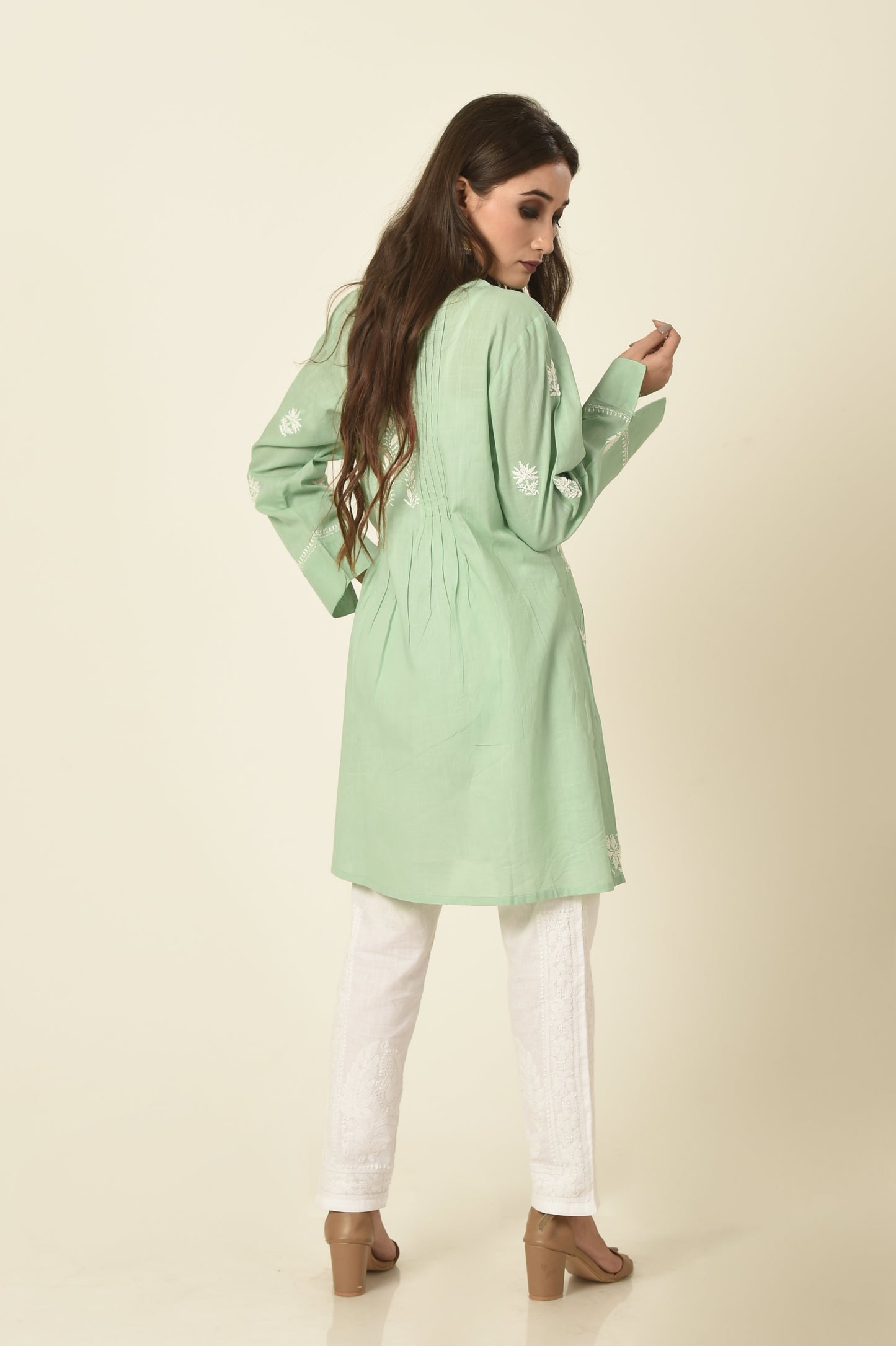 lucknow-chikan-emporium-hand-chikankari-kurti-nice-green