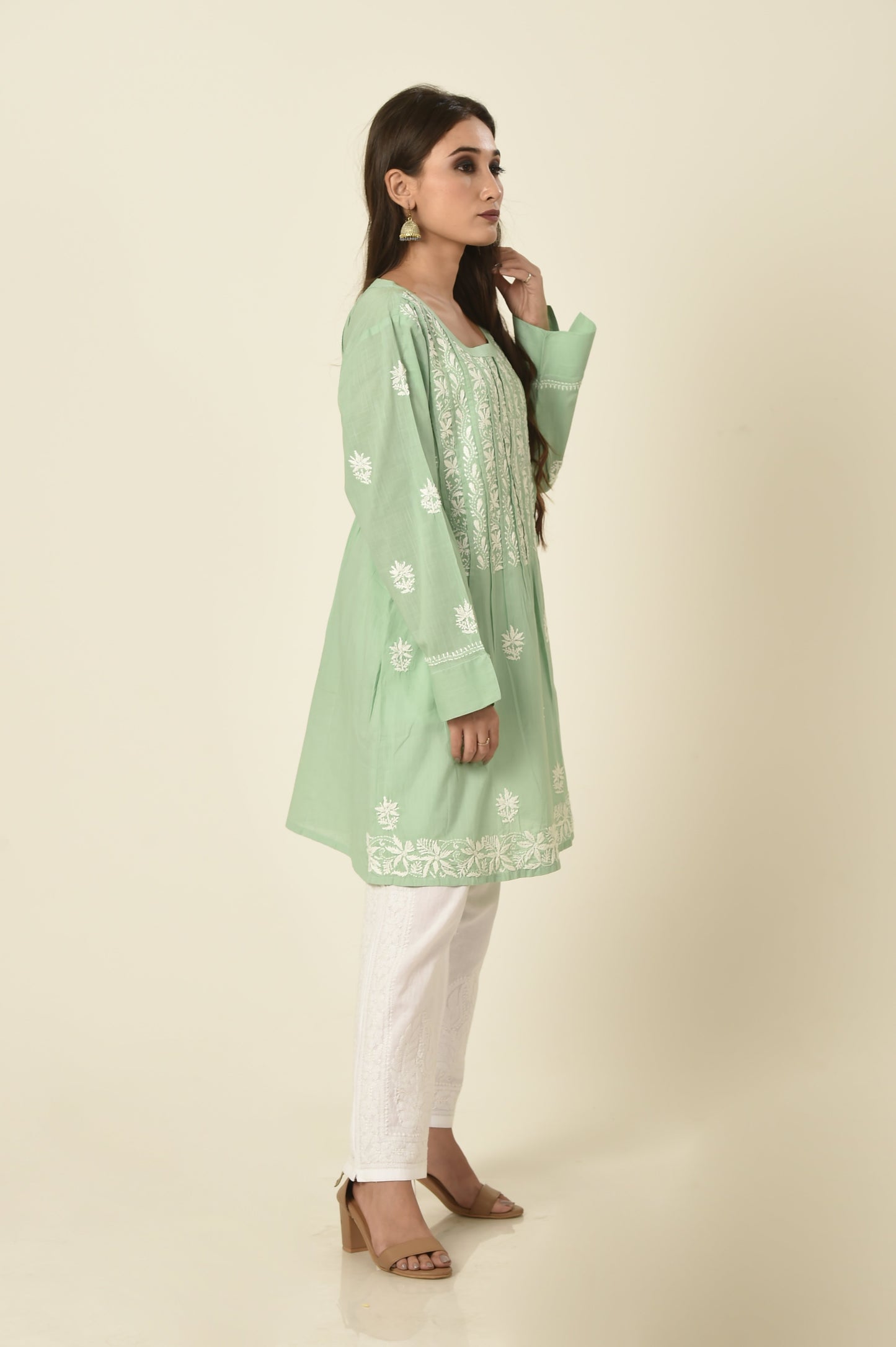 lucknow-chikan-emporium-hand-chikankari-kurti-nice-green