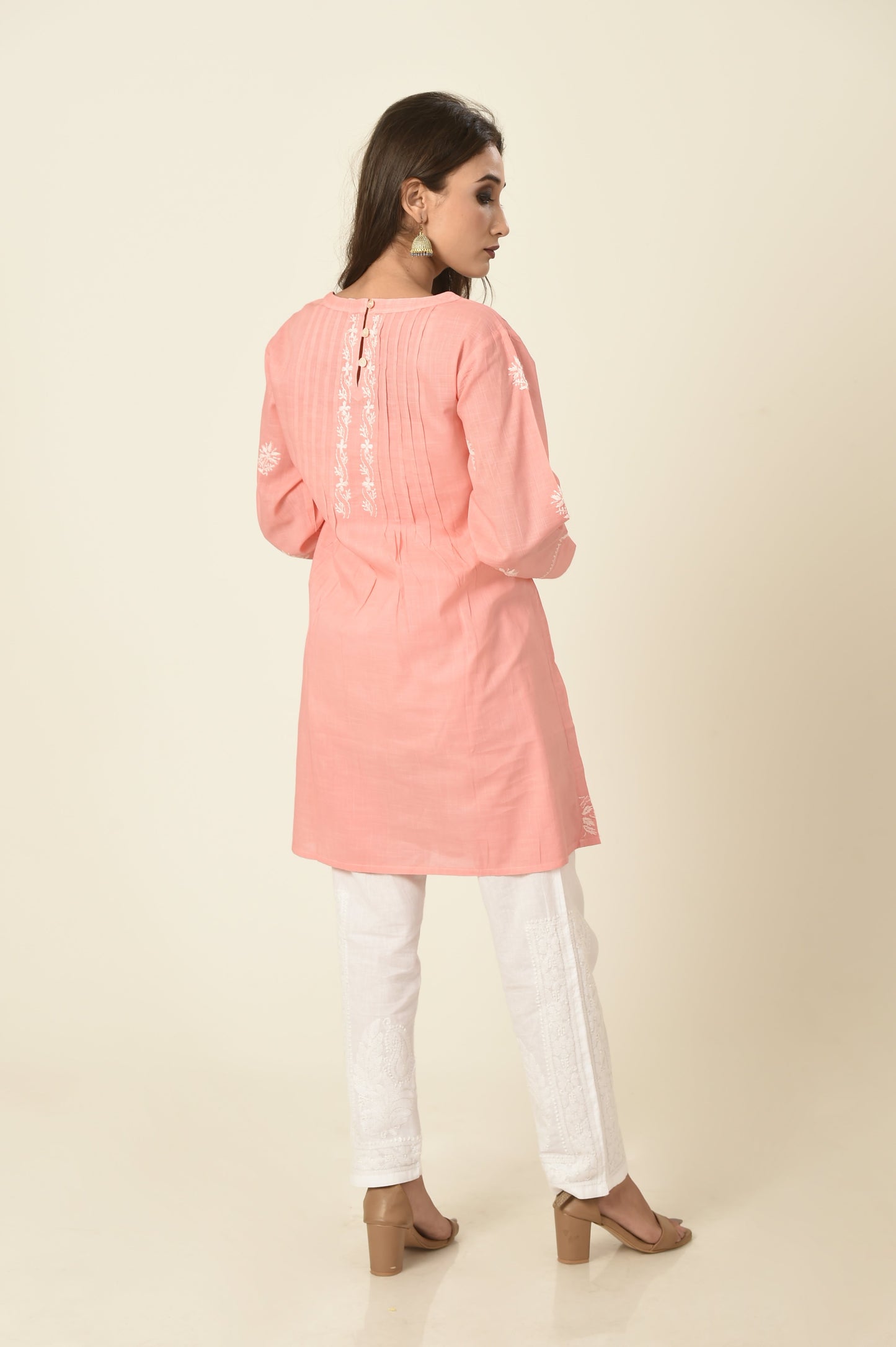 lucknow-chikan-emporium-hand-chikankari-kurti-nice-peach