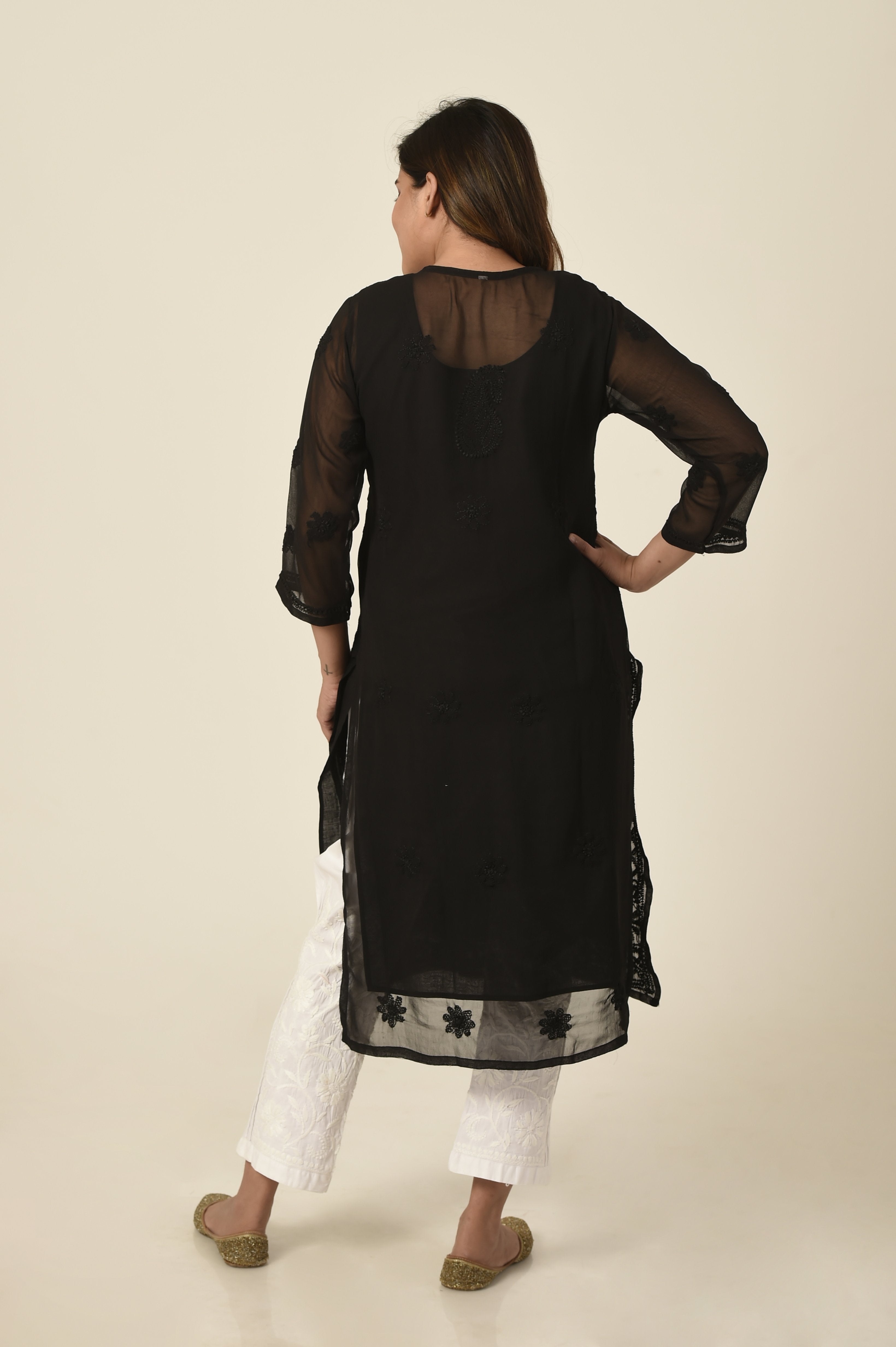 Lucknowi Chikan Online - Buy Designer Kurtis & Suits for Women - Urban  Wardrobe – UrbanWardrobe