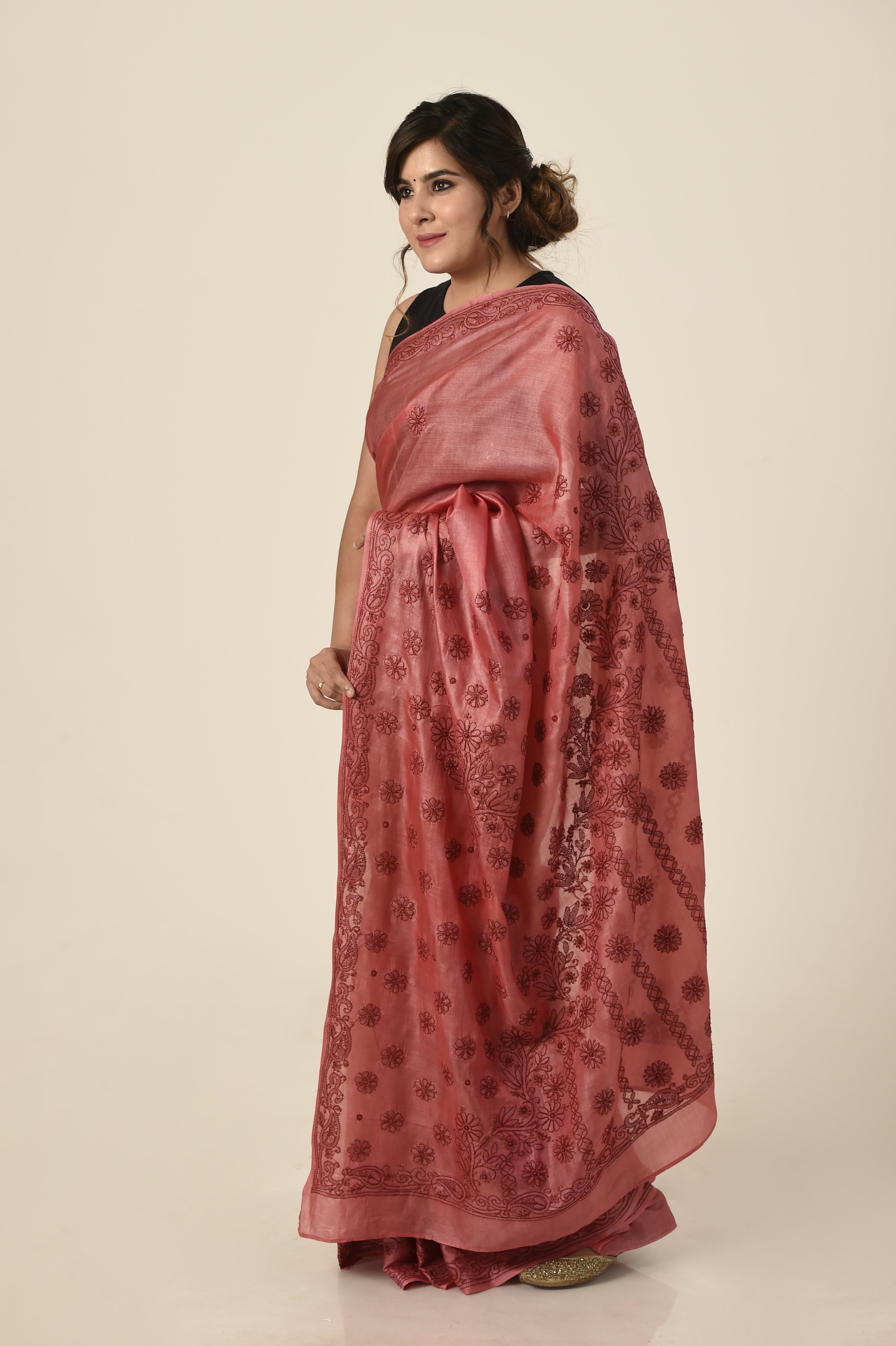 Lucknow Chikan Emporium tussar silk saree nice magenta colour with same colour blouse piece included.