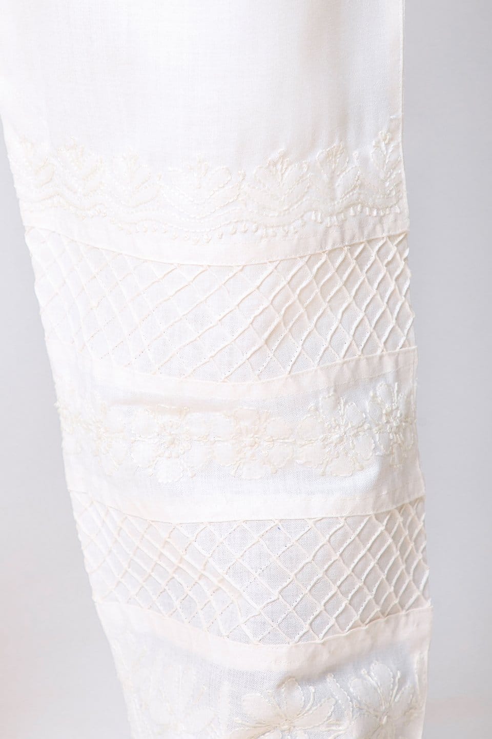 Lucknow Chikan Emporium Hand Chikankari Palazzo (Cream Color) 