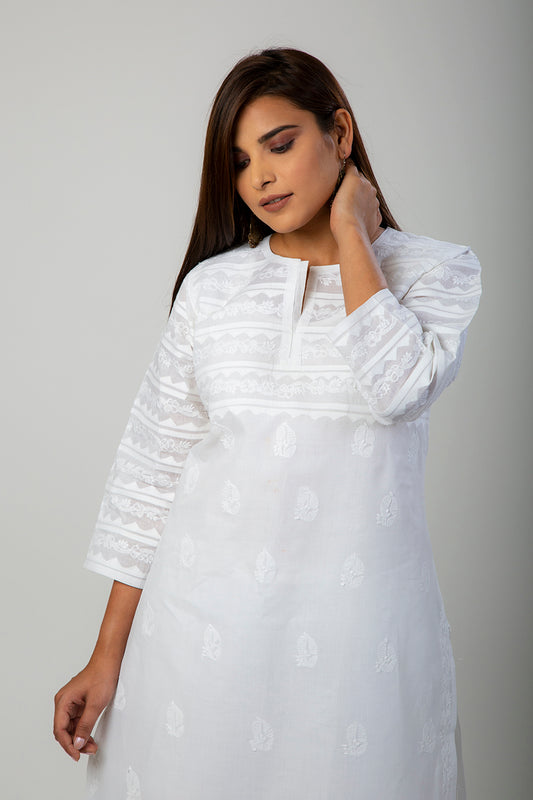 Hand Chikankari Kurti Off -White Color Lucknow Chikan Emporium.