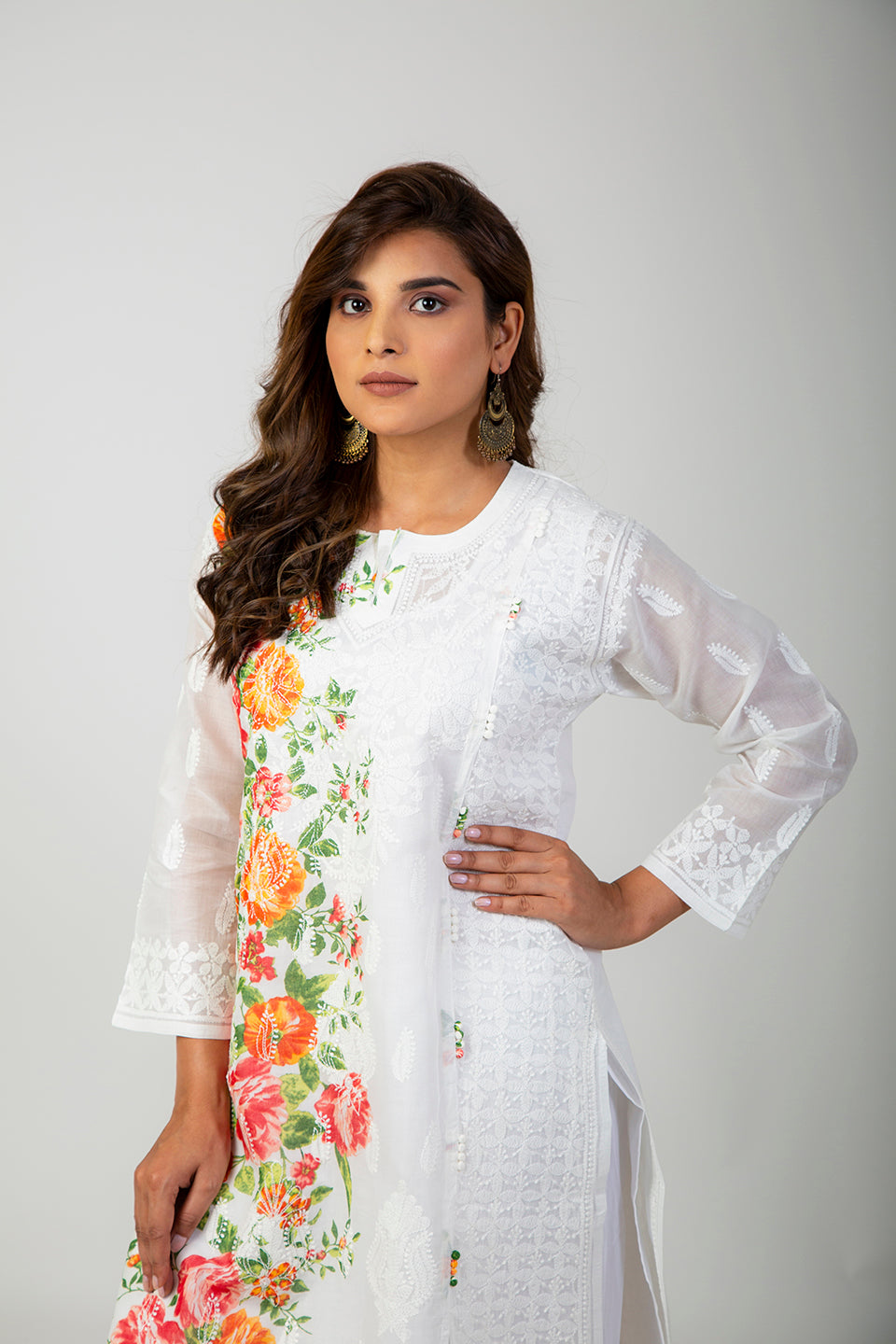 Buy Baby Pink & White Gala Boti Lucknowi Chikankari Casual Cotton Kurti  Online at Kiko Clothing