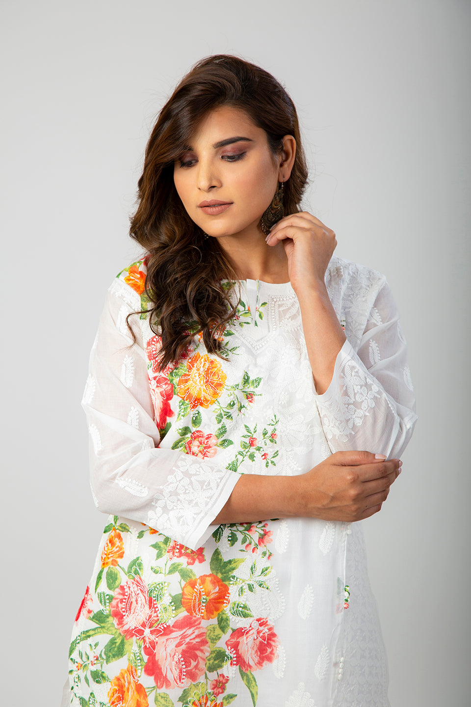 White Cotton Thread (White and Printed Color) Hand Chikankari Kurti Lucknow Chikan Emporium.