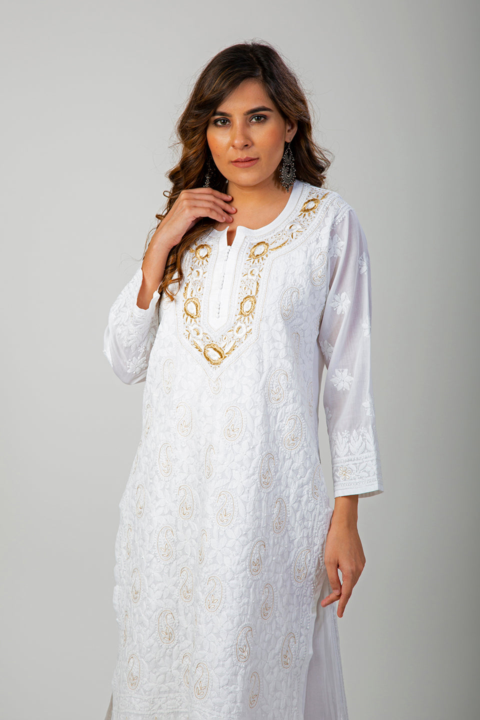 Skin Friendly cotton (White Color) Hand Chikankari Kurti Lucknow Chikan Emporium.