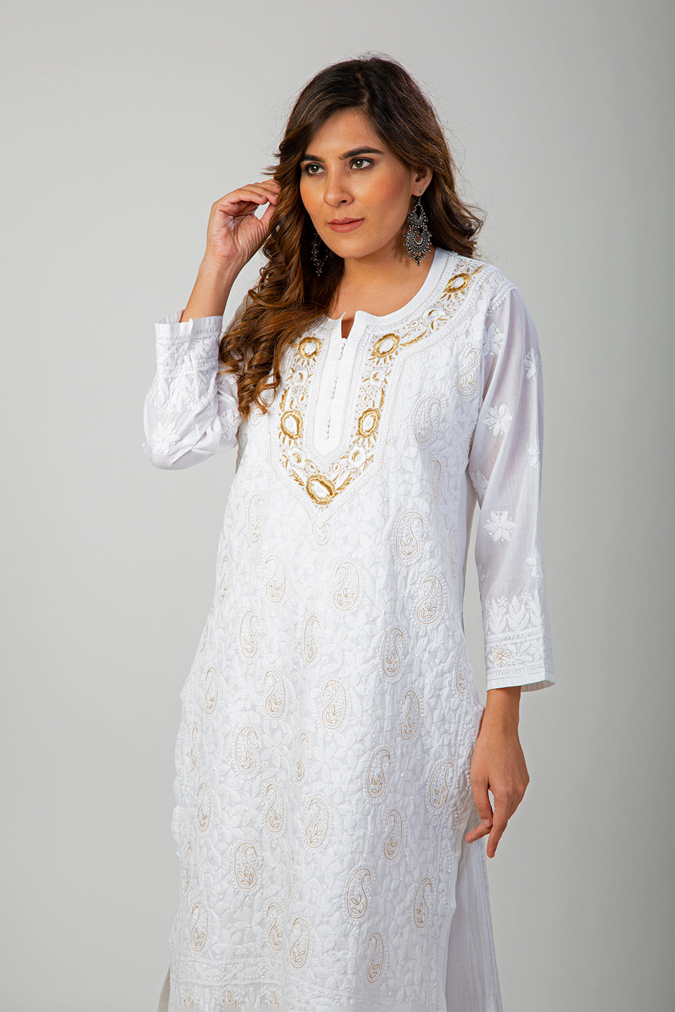 Skin Friendly cotton (White Color) Hand Chikankari Kurti Lucknow Chikan Emporium.
