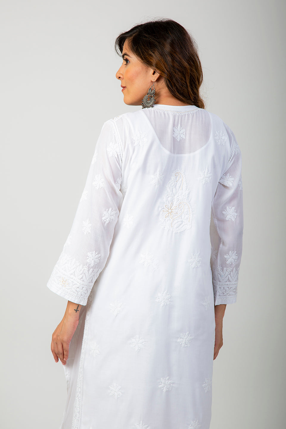 Skin Friendly cotton (White Color) Hand Chikankari Kurti Lucknow Chikan Emporium.