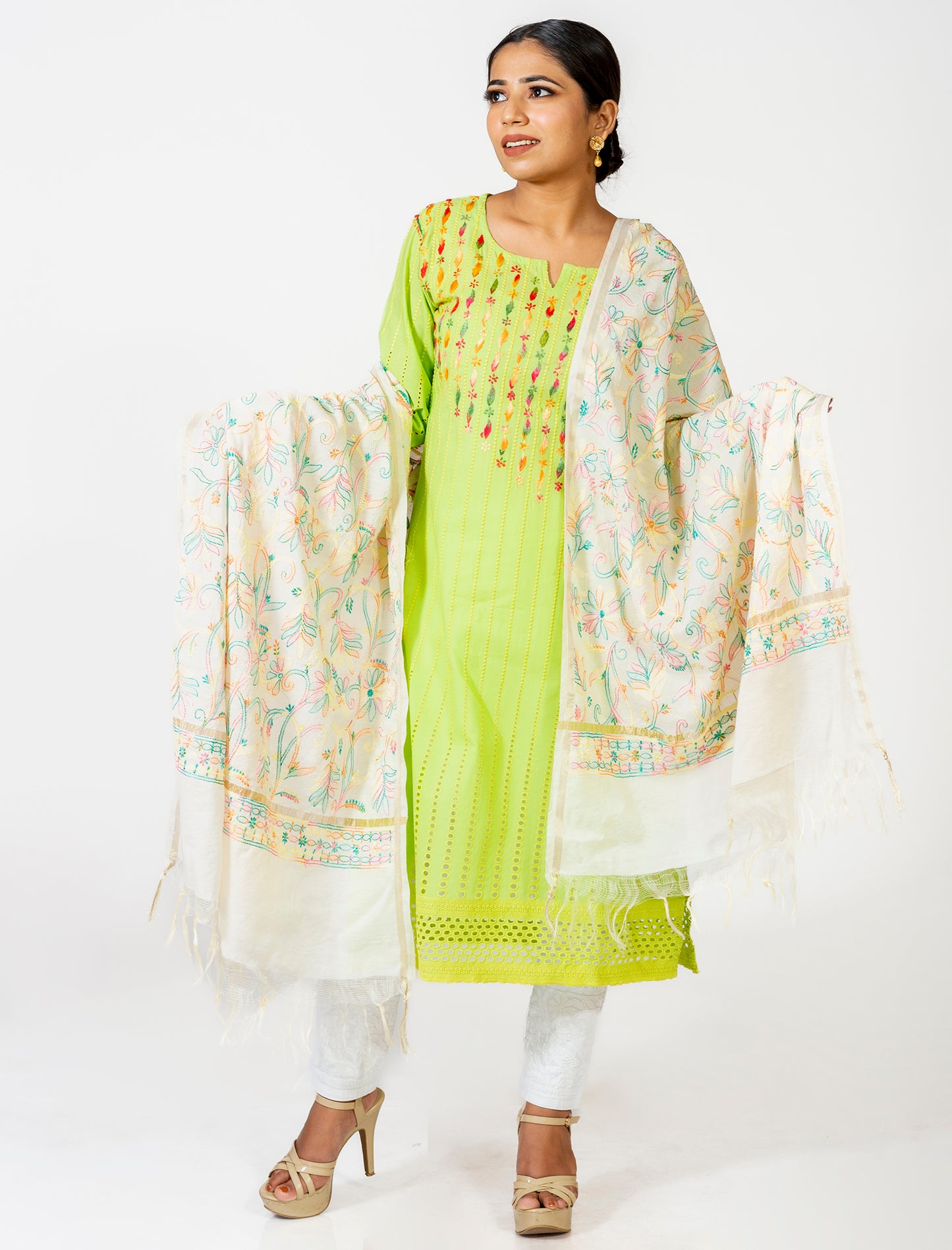 Lucknow Chikan Emporium Hand Embroided Chanderi Duppatta Light Yellow Colour.